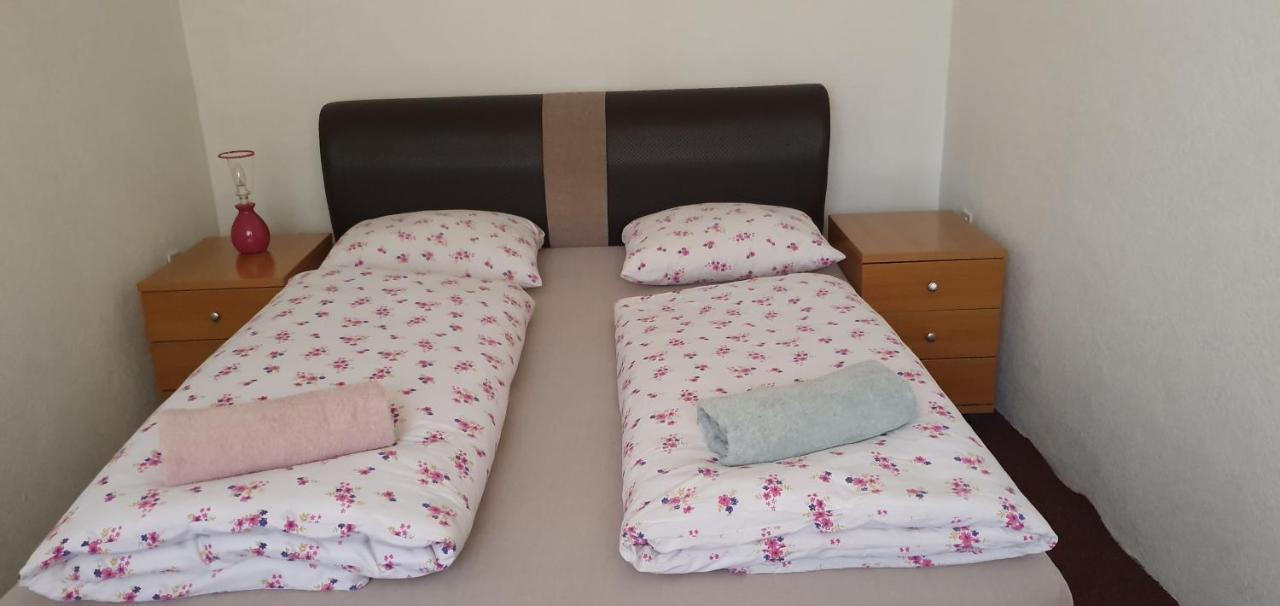 Hostel T&M Ζένιτσα Εξωτερικό φωτογραφία